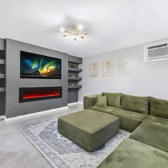 30 seconds to NYC Train | Sleeps 12| Free Parking