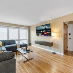 Near NYC Duplex | PS5 + Gym | Sleeps 11+