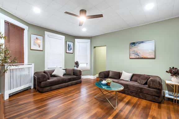 Mancave, PS5, Pool, Gym & Golf| 20 Min NYC - Image 1