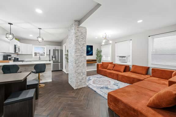 25m to NYC| Fire Pit Cold Plunge | Sleeps 24 - Image 1