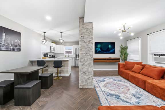 25min to NYC| Sleeps 12| Free Parking| Cold Plunge - Image 1