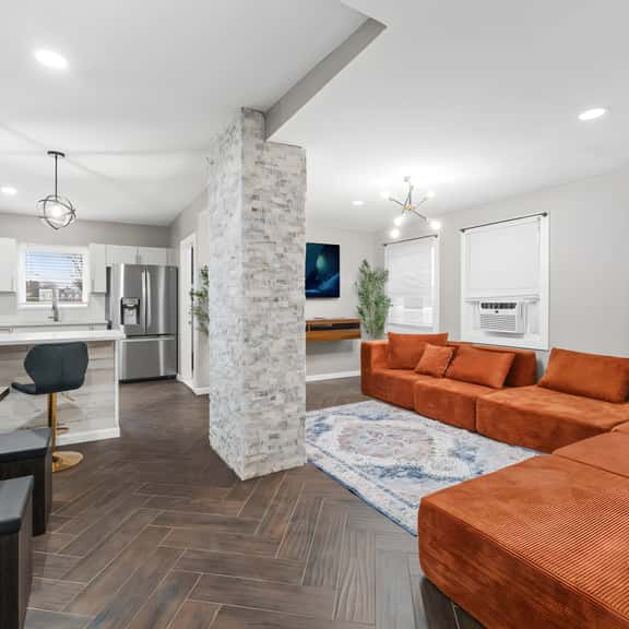 25m to NYC| Fire Pit Cold Plunge | Sleeps 24 - Image 1