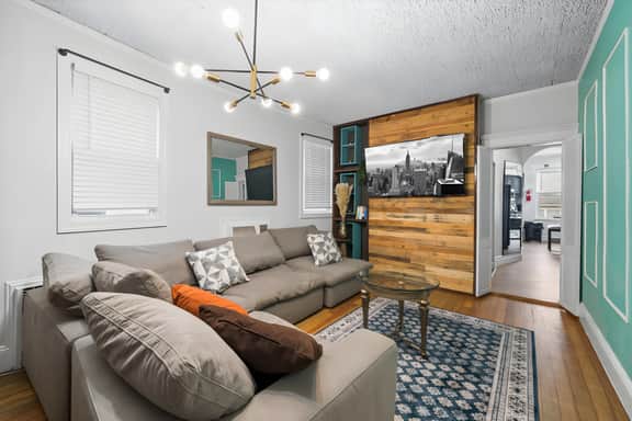 Massive 4-Story Home|Sleeps 30 | 25 Minutes to NYC