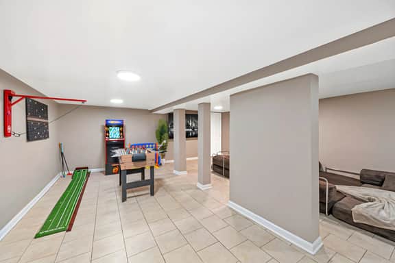 Mancave, PS5, Heated Pool, Gym & Golf| 20 Min NYC