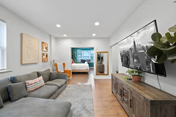 The Rainforest II | Sleeps 16 | 20m to NYC | FREE Parking