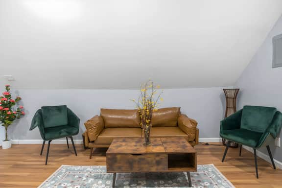 Spacious 6BR/2BA Family Home – Minutes from NYC