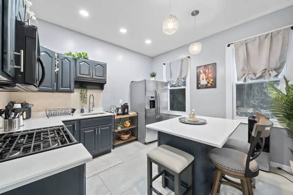 Spacious 6BR/2BA Family Home – Minutes from NYC